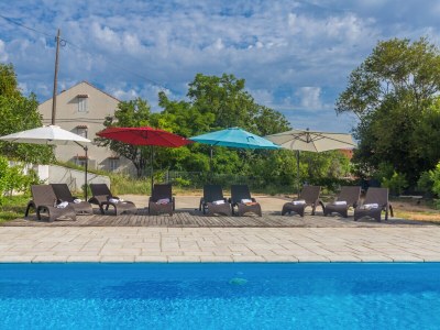 Holiday apartment CLAIRE with large heated pool 50m2 and sea view - Outdoor photo 8