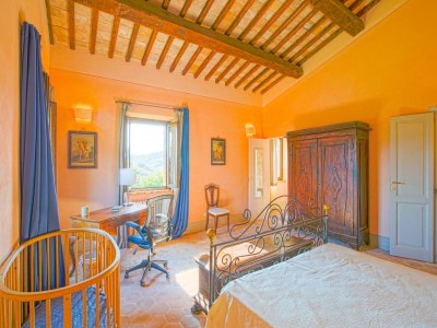 Villa Villa in Orvieto with Infinity Pool & Views - Features photo 19