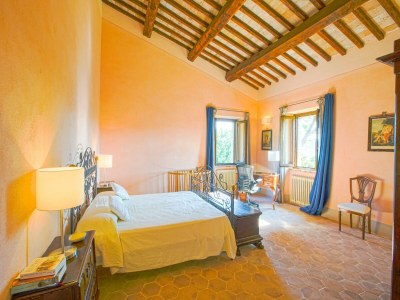 Villa Villa in Orvieto with Infinity Pool & Views - Features photo 26
