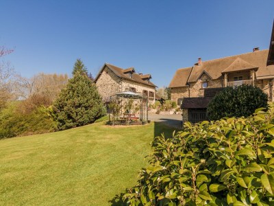 Holiday house Chic holiday home with pool - Outdoor photo 14