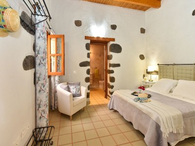 Villa Holiday Home in Ingenio with Private Pool - Features photo 7