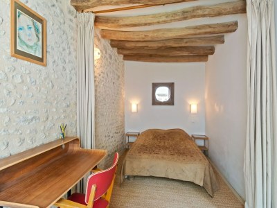 Holiday house Farmhouse in Yèvre-le-Châtel with Heated Pool - Features photo 11