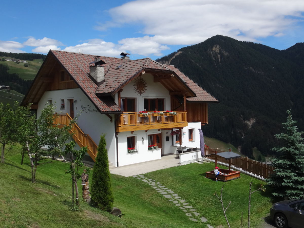 Holiday apartment Ciasa Funtanîes
