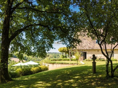 Farmhouse Magnificent holiday home with pool in Thenon - Outdoor photo 13