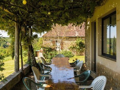 Farmhouse Magnificent holiday home with pool in Thenon - Outdoor photo 17