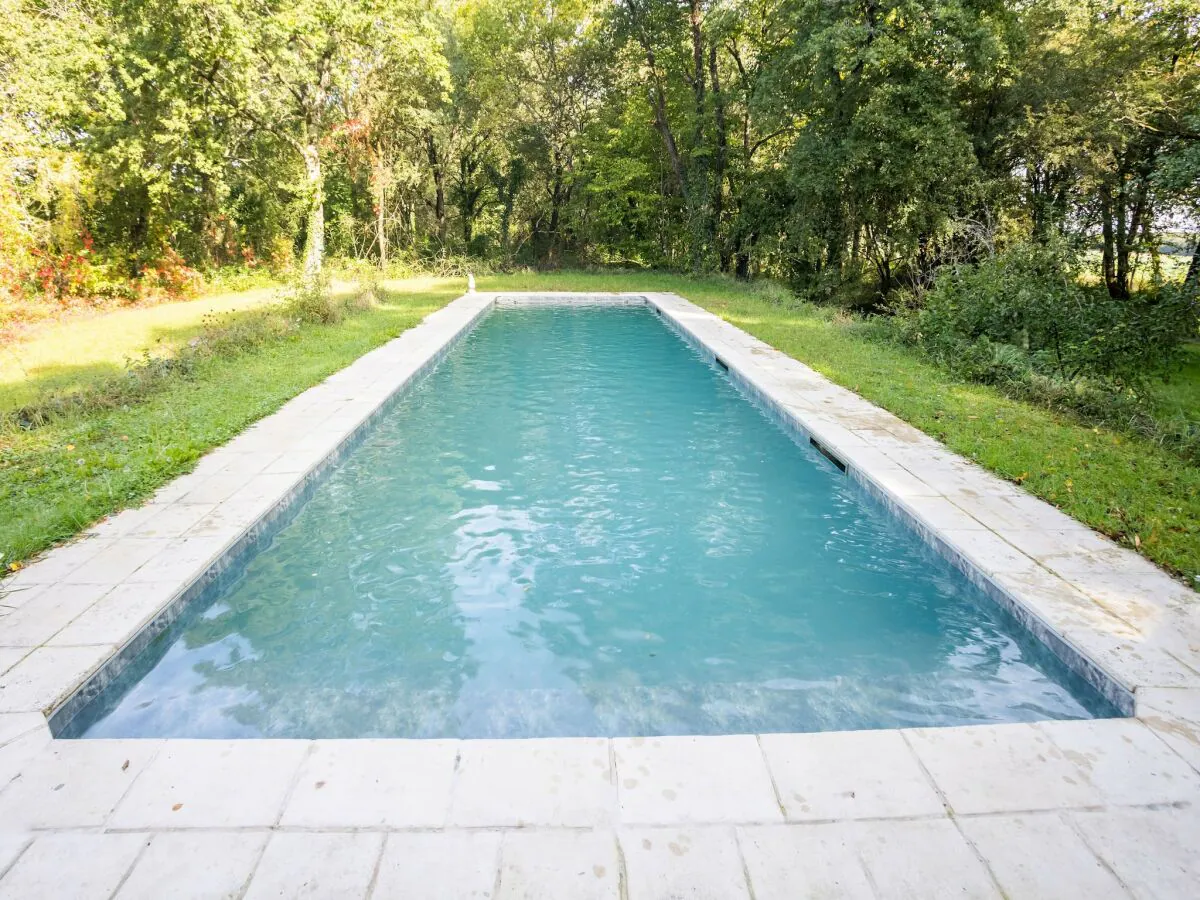 Cottage Bahnhofshaus in Liglet mit Privatpool