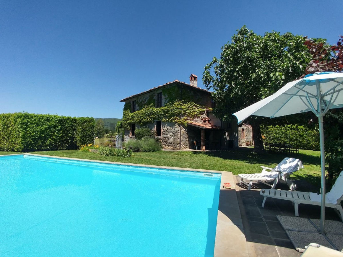 Holiday house Holiday house in the mountains with private pool - Outdoor photo 5