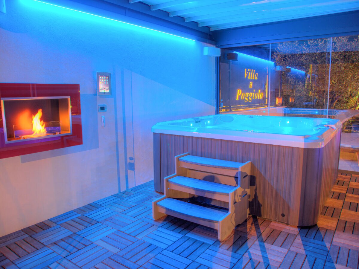 Villa Villa il Poggiolo - Modern Hi-Tech Villa, Garden, Jacuzzi and Pool, Sea View, Home-Cinema - Outdoor photo 3
