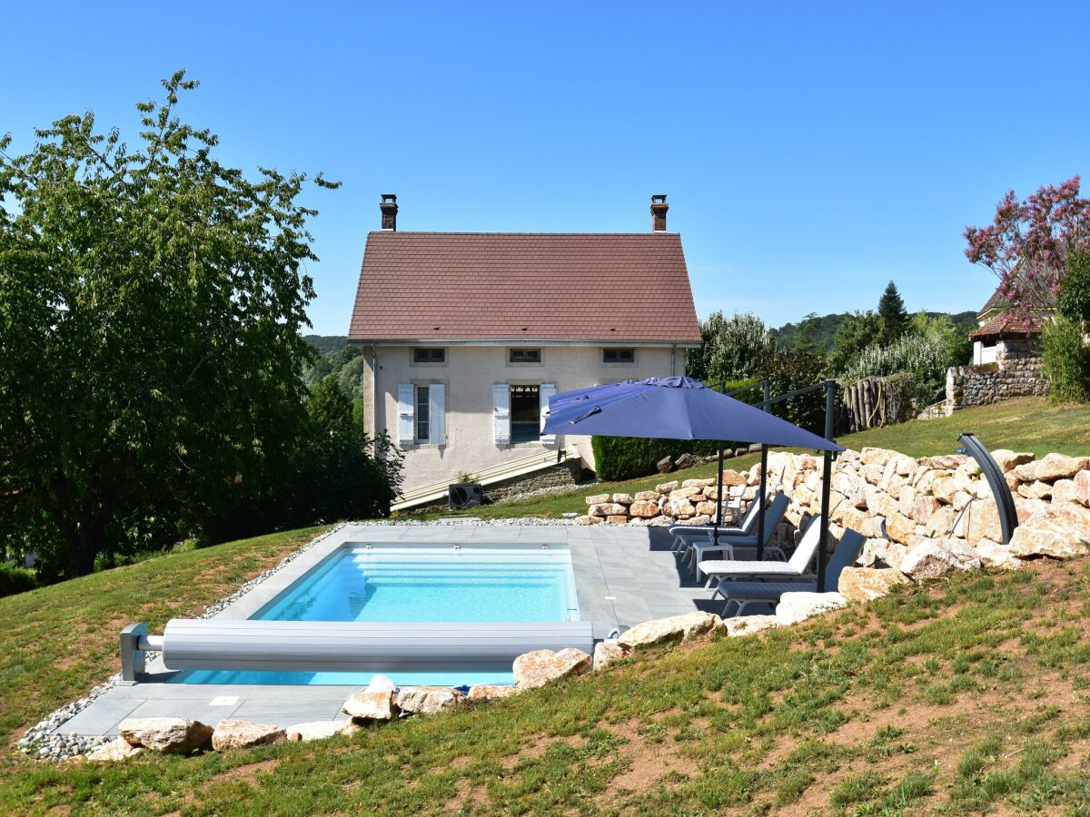Holiday house Mansion in Martigny with Heated Pool & Vineyards