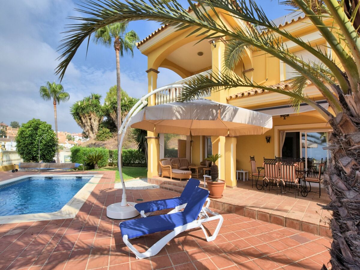 Villa Andalusian Villa Near Beach