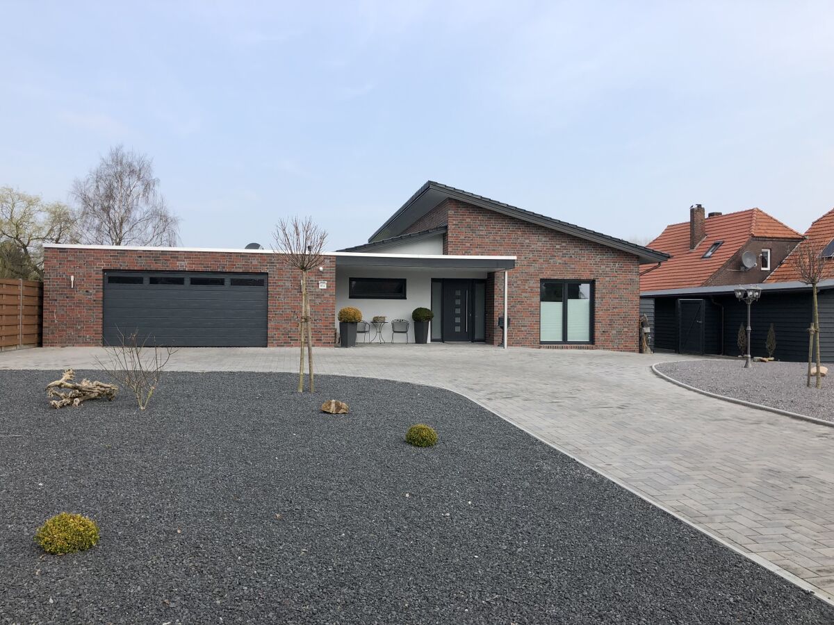 Holiday house Wide angle view - Outdoor photo 4
