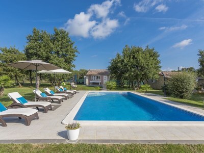 Holiday house Mamesa with pool in Bale - Holiday house