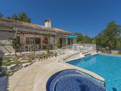 Villa Lipica with pool in Grubisi 12h - Villa