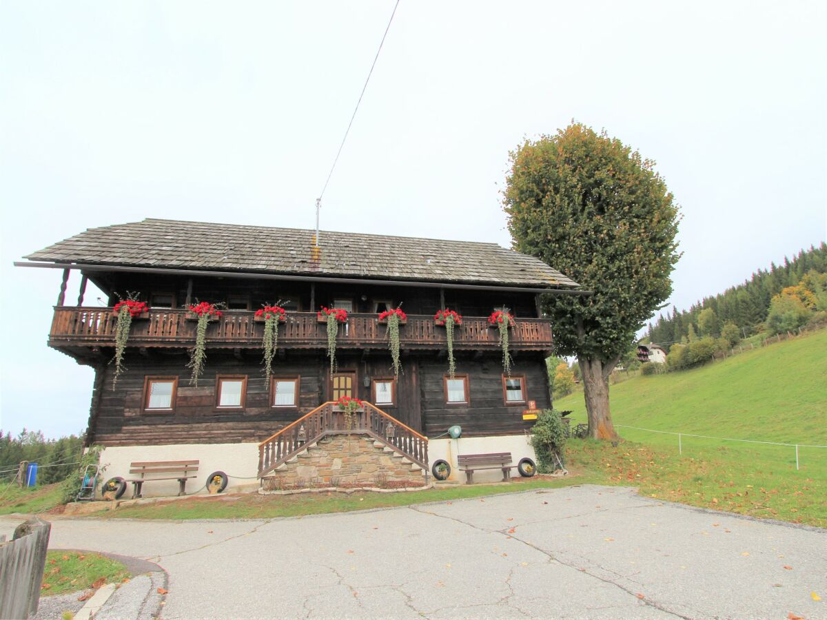 Farmhouse Apartment in Fresach near Ski Slopes