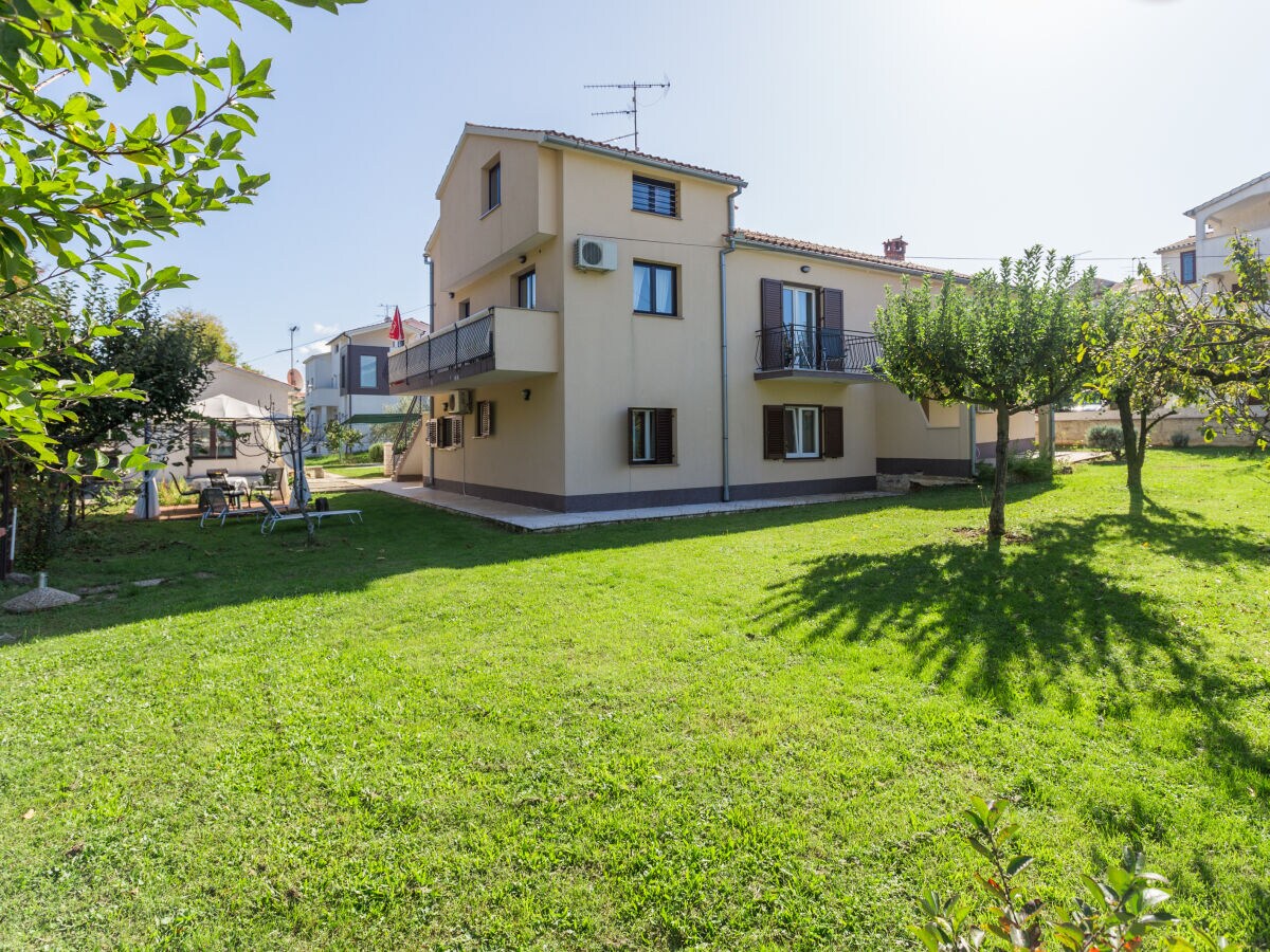 Holiday apartment Silvia with garden - Outdoor photo 4