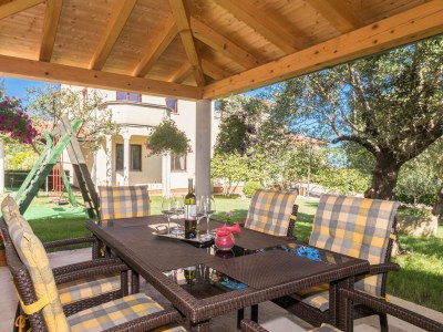 Holiday apartment KIM with private garden near beach near Pula - Outdoor photo 2