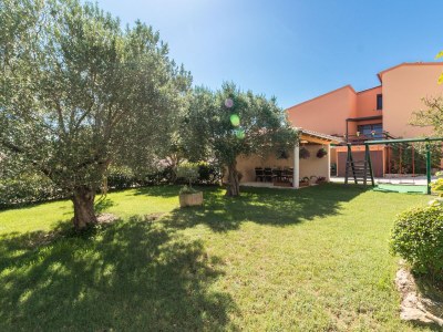 Holiday apartment KIM with private garden near beach near Pula - Outdoor photo 6