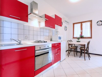 Holiday apartment KIM with private garden near beach near Pula - Features photo 21