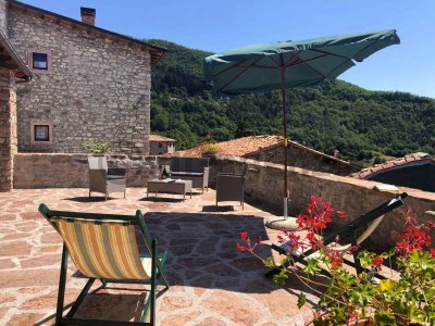 Holiday house Stylish vacation home with private pool - Outdoor photo 6