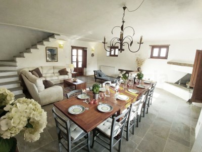 Holiday house Stylish vacation home with private pool - Features photo 13