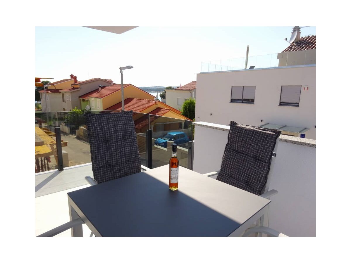 Apartment Ljuba by the sea