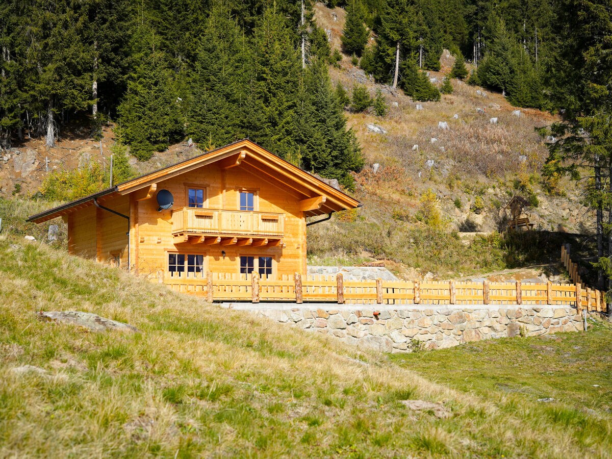 Alpine hut HackihÃ¼tte