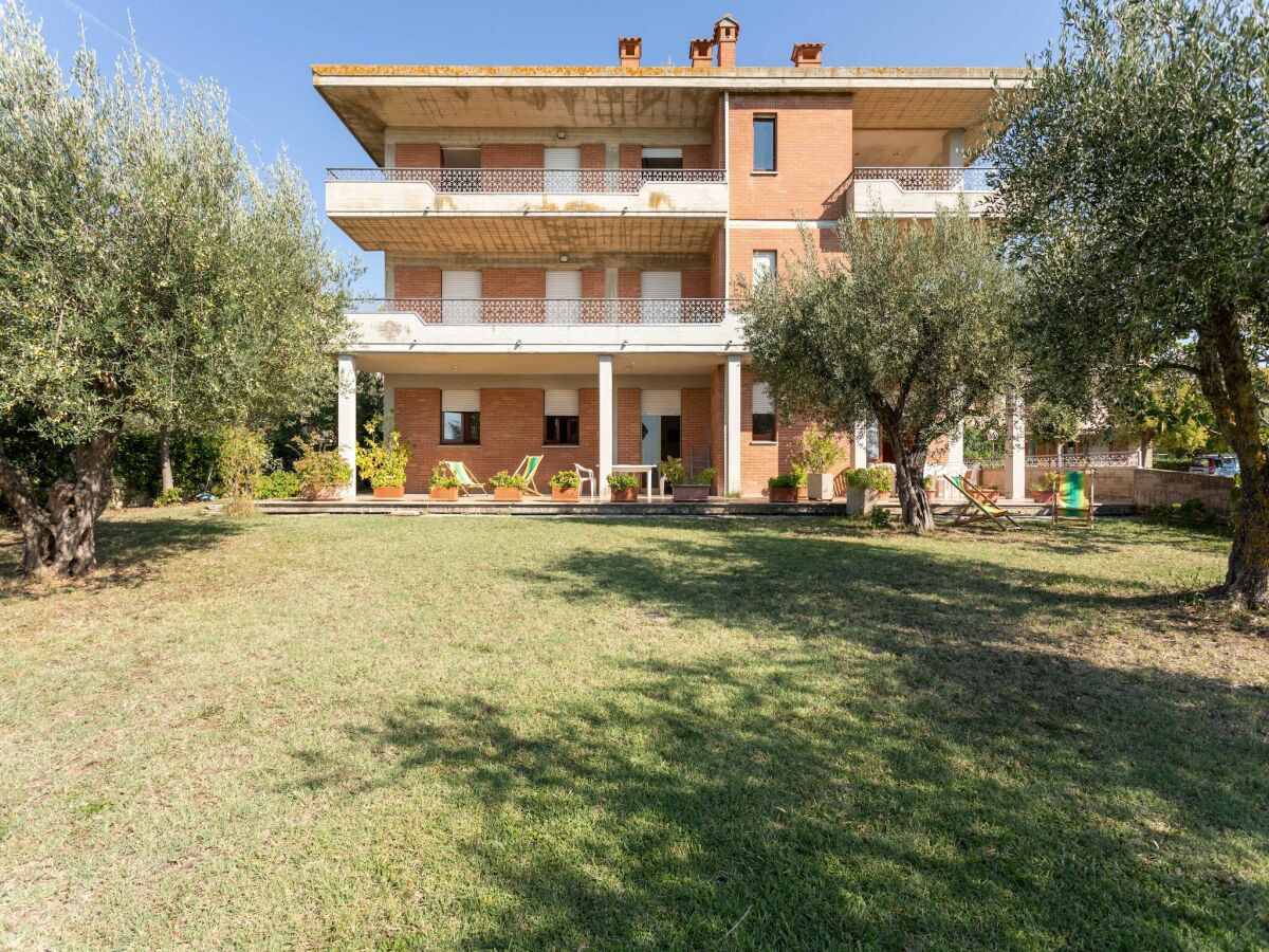 Apartment Apartment in Tuoro sul Trasimeno with pool - Outdoor photo 4