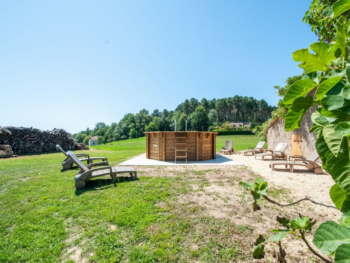 Holiday house Tranquil Escape in Loubejac - Outdoor photo 5