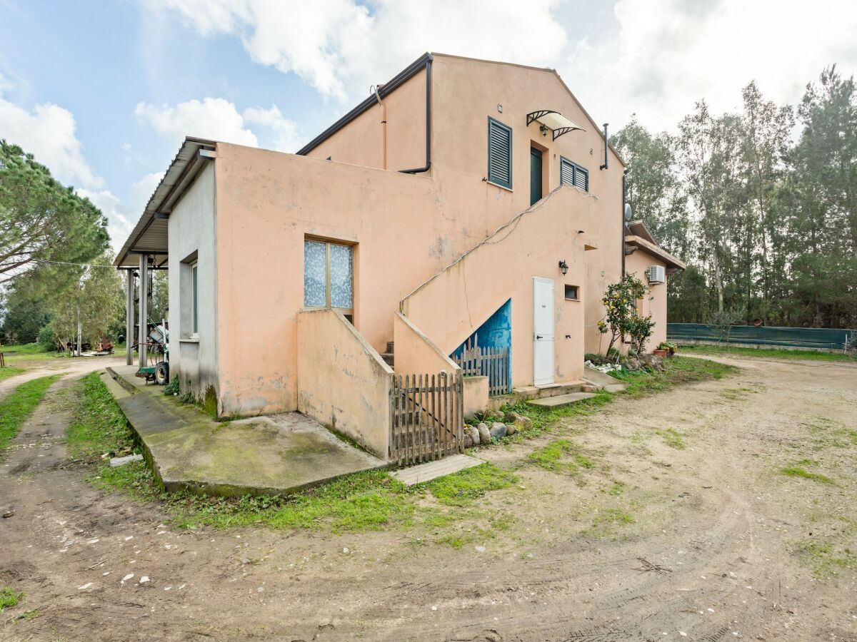 Holiday house Häuser in den Lagunen von Santa Giusta - Outdoor photo 3