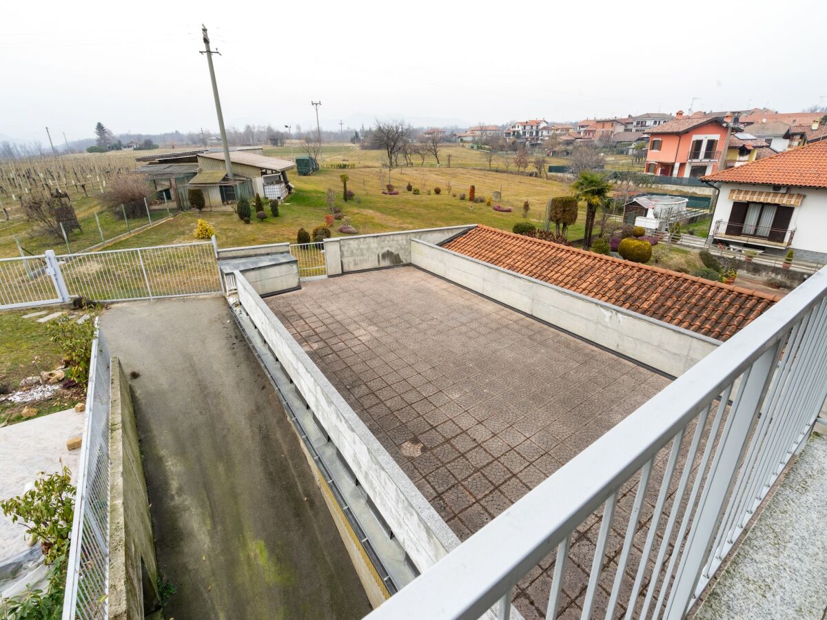 Apartment Belvilla by OYO Secluded Apartment with Balcony - Outdoor photo 2