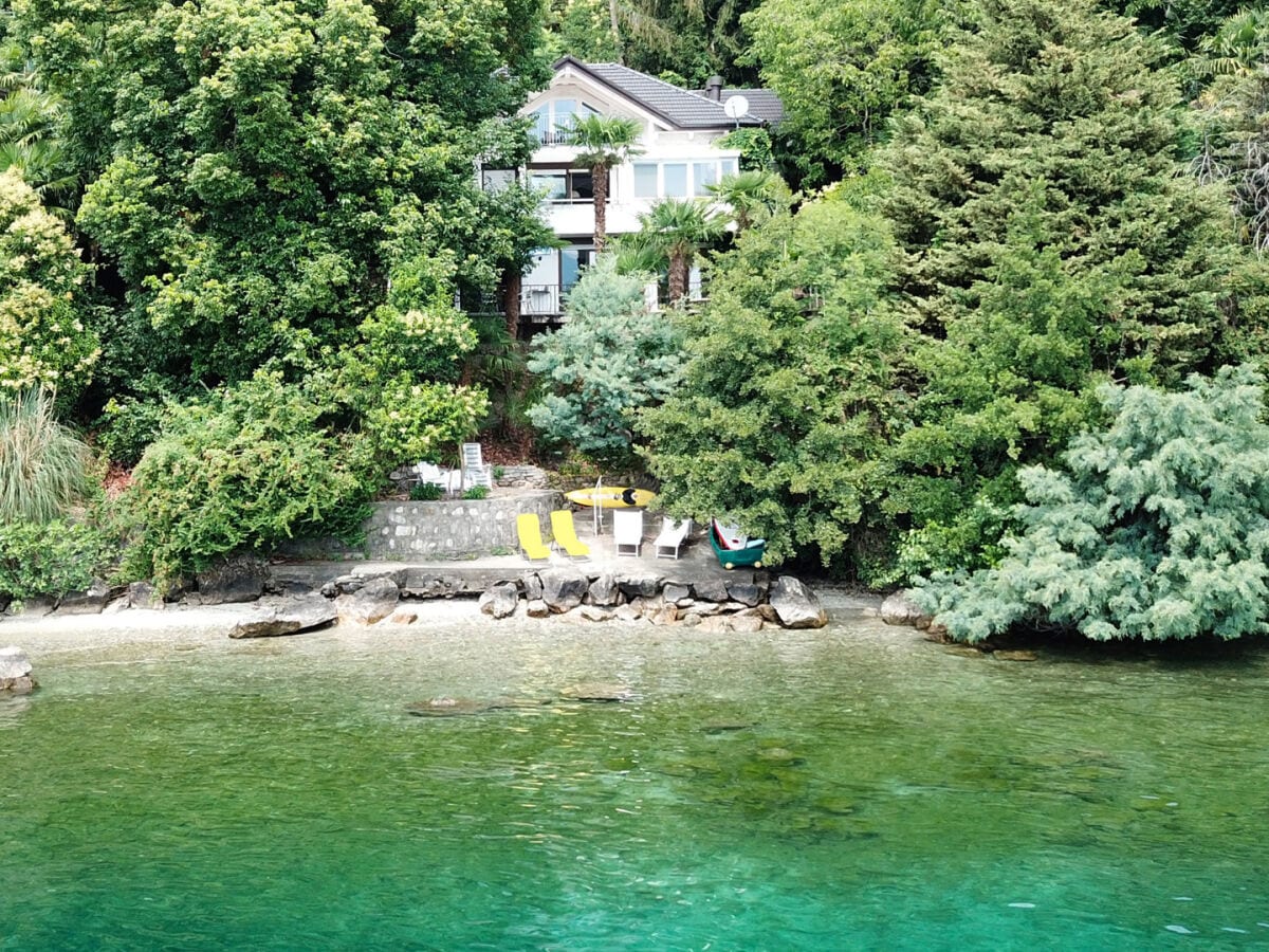 Holiday apartment Casa Al Lago - Directly on the beach