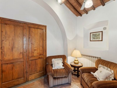 Holiday house Elegant 2-Bedroom Holiday Home in Tuscan. - Features photo 8
