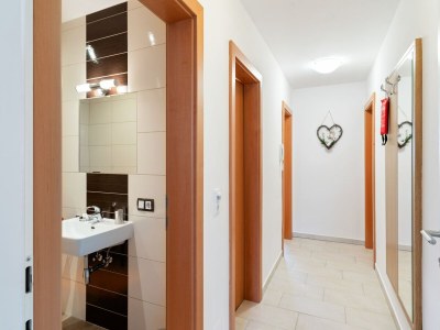 Apartment Apartment in Saalfelden near Ski Slopes - Features photo 9