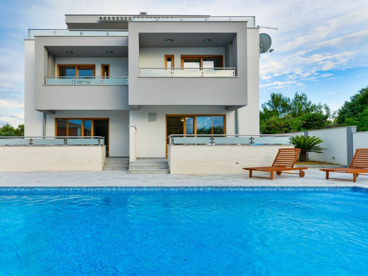 Villa New Villa with pool and roof terrace - Outdoor photo 3