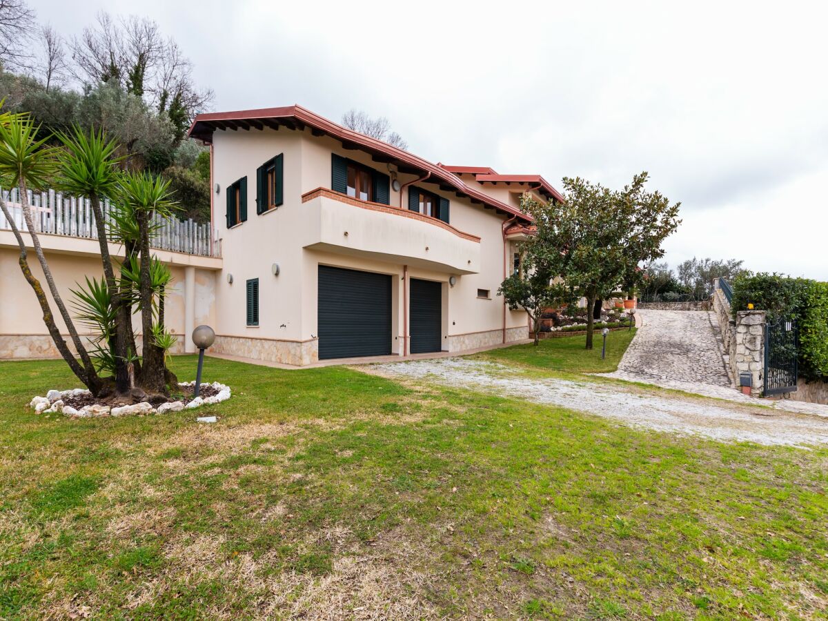 Villa Villa in San Mango mit Pool und Whirlpool - Outdoor photo 4