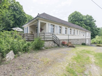 Holiday house Burgundy Poolside Getaway - Outdoor photo 8