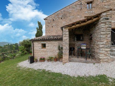 Holiday house Country House with Saltwater Pool - Outdoor photo 8