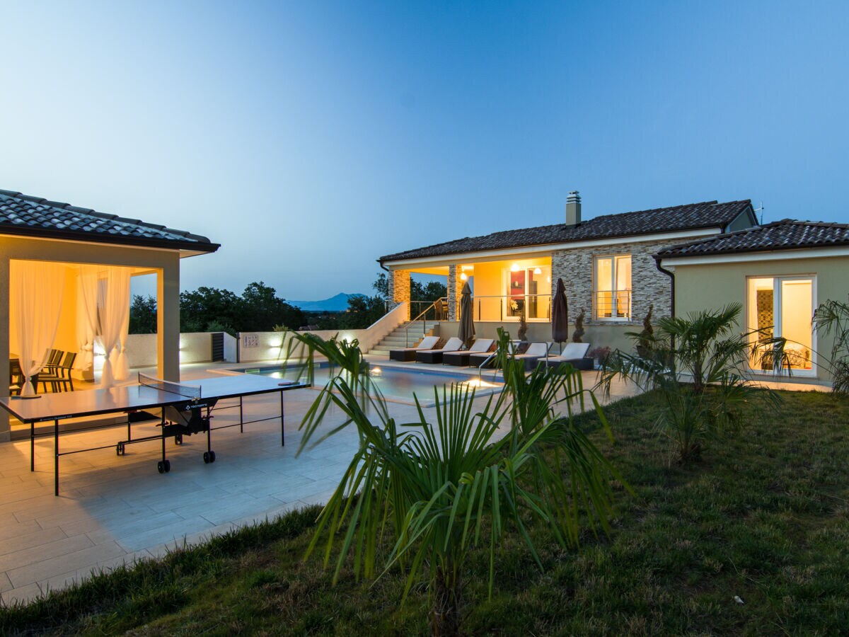 Villa Land