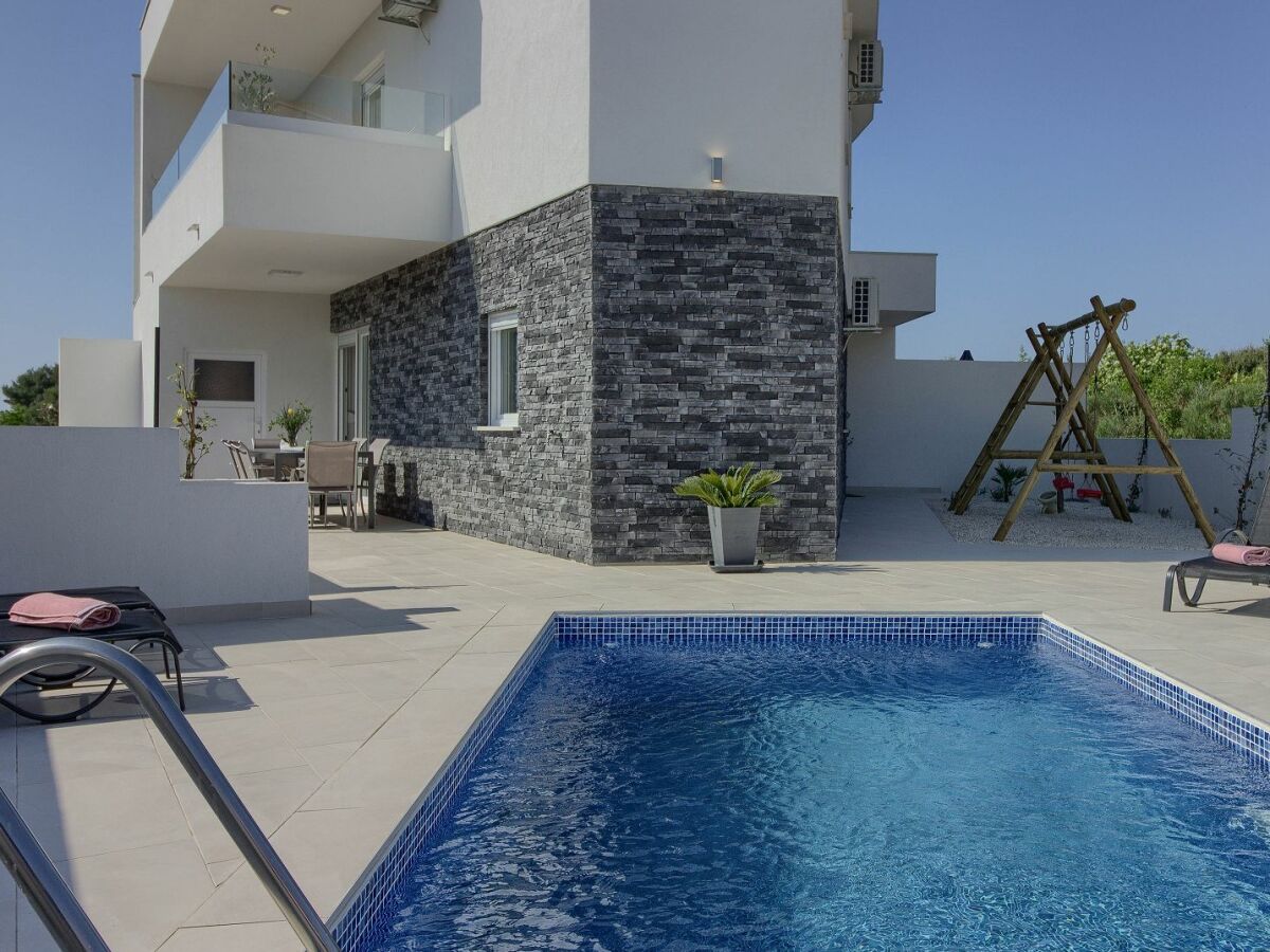 Villa White Jasmin
