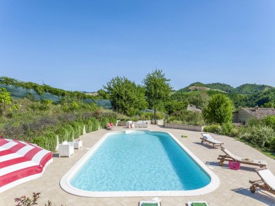 Apartment Holiday Home in Belforte with Pool - Outdoor photo 7