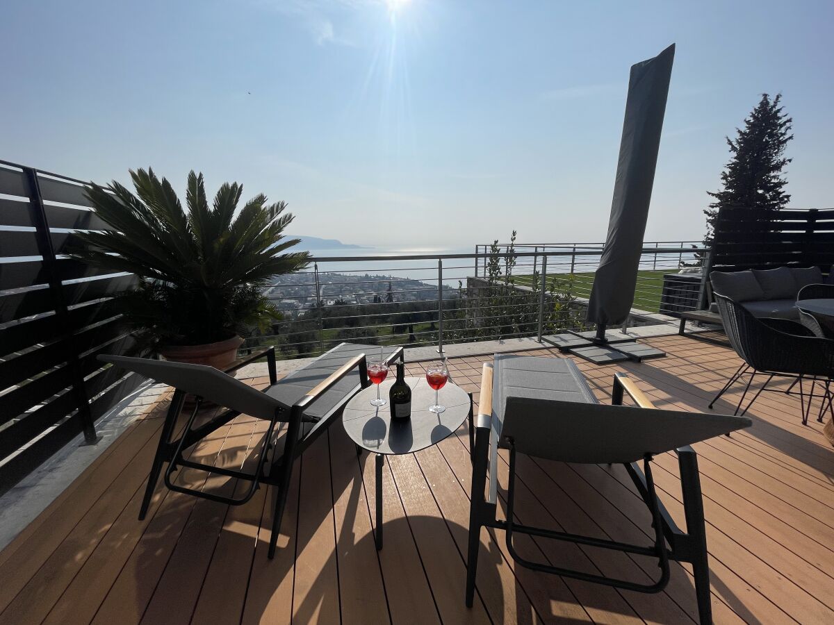 Holiday apartment Deluxe Sunrise Sky Terrace Design Apartment 180Â° Lake