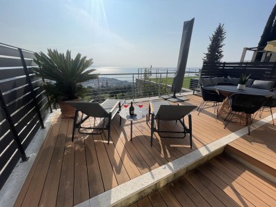 Holiday apartment Deluxe Sunrise Sky Terrace Design Apartment 180Â° Lake - Features photo 19