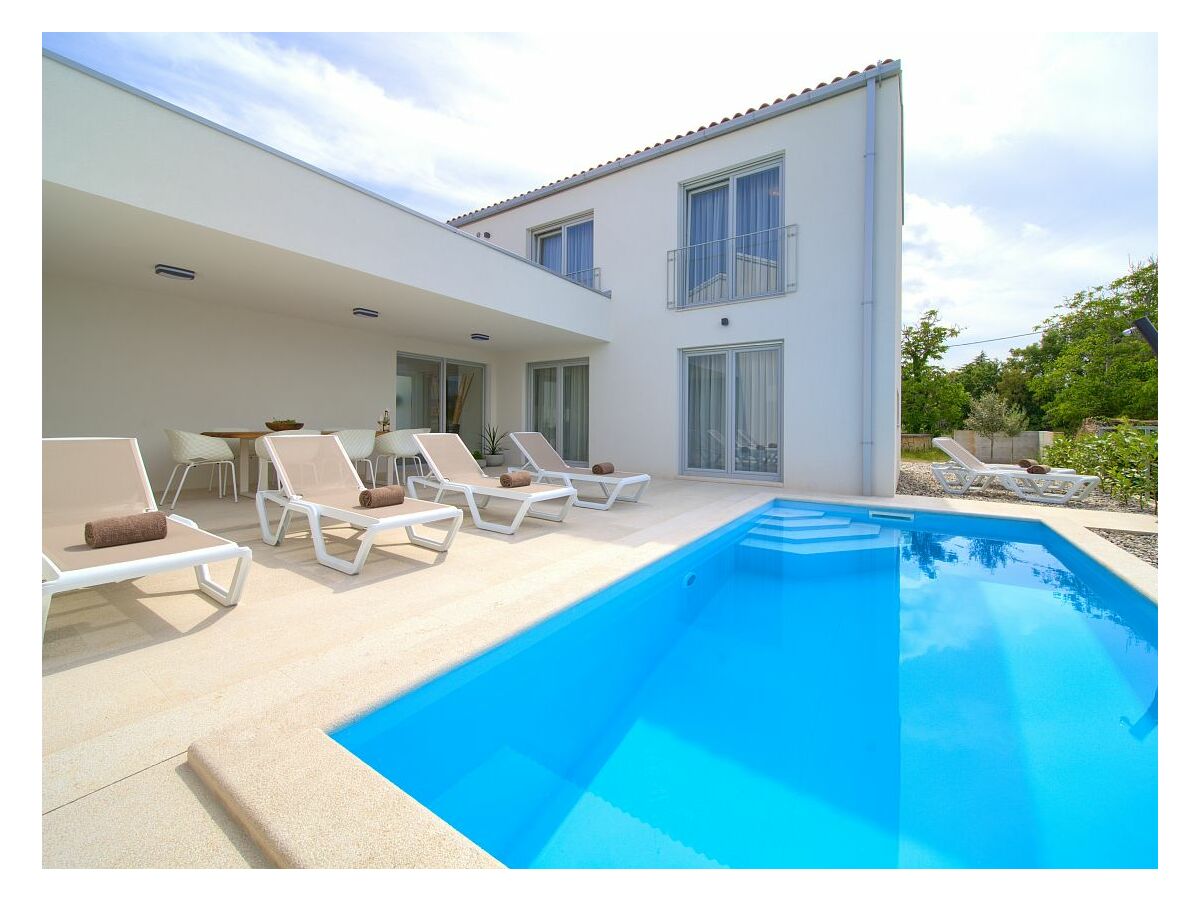 Villa Terra with heated pool
