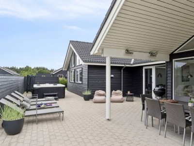 Holiday house Luxus-Ruckzug mit Pool -- By Traum Ferienwohnungen - Outdoor photo 7