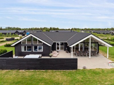 Holiday house Luxus-Ruckzug mit Pool -- By Traum Ferienwohnungen - Outdoor photo 9