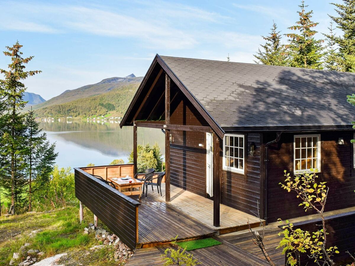 Holiday house 4 person holiday home in Botnhamn