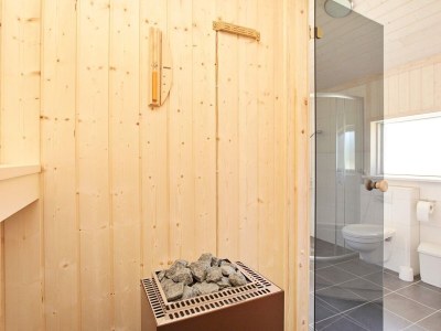 Holiday house 10 person holiday home in Großenbrode - Outdoor photo 12