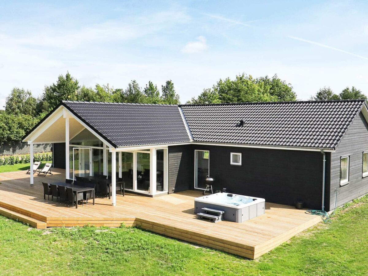Holiday house 14 Personen Ferienhaus in Væggerløse