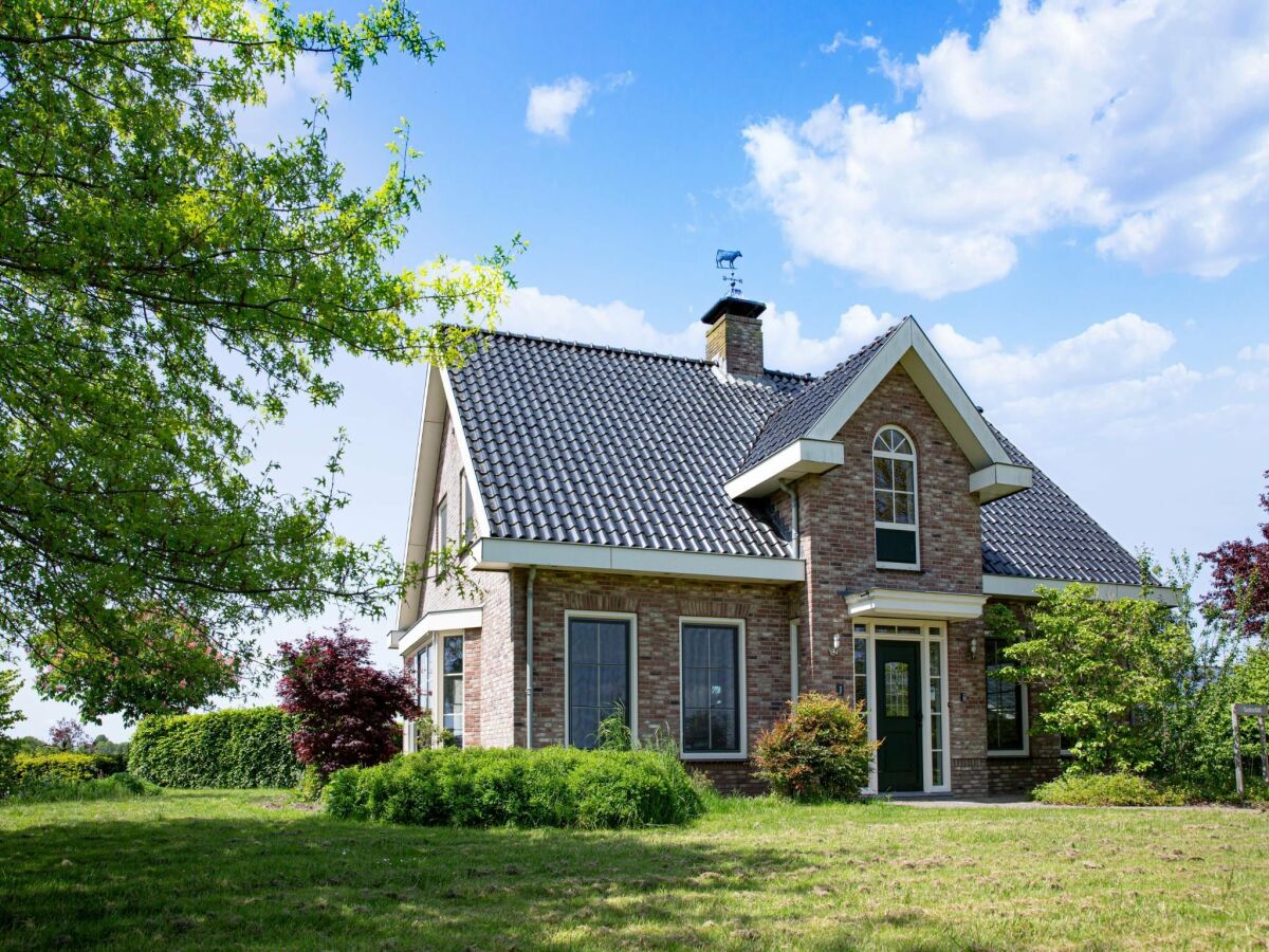 Farmhouse Bauernhaus in Genderen mit Terrasse - Outdoor photo 2