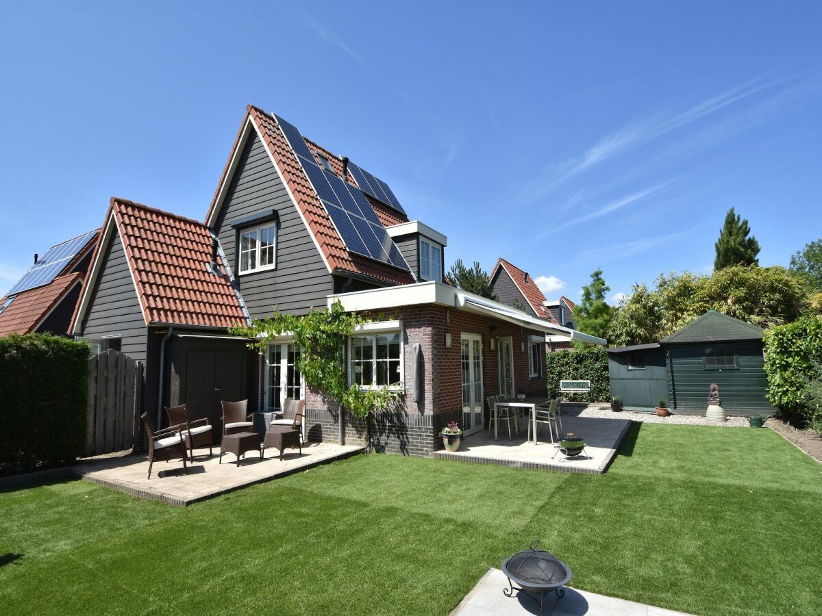 Holiday house Attraktives Ferienhaus in Oude mit Garten